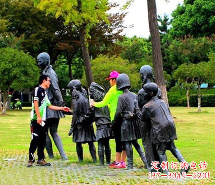 绵阳公园铜雕老鹰抓小鸡人物雕塑