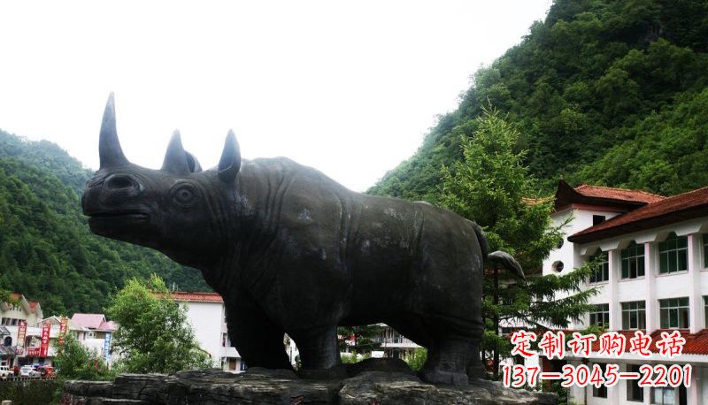 绵阳公园犀牛石雕