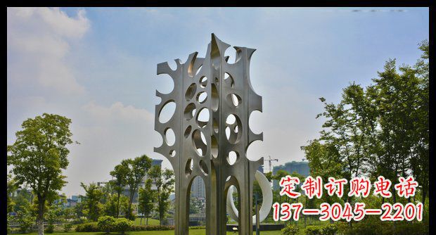 绵阳广场不锈钢抽象松树雕塑