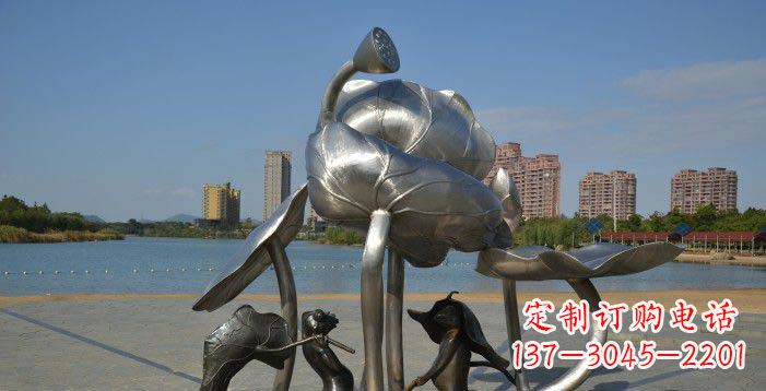 绵阳广场不锈钢莲蓬莲叶和青蛙雕塑