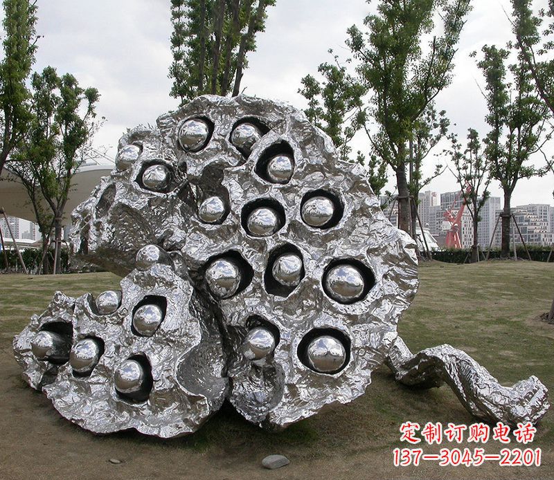 绵阳中领雕塑出品:高端不锈钢莲蓬雕塑
