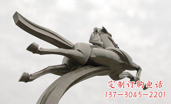 绵阳中领雕塑:高精度不锈钢一马当先雕塑