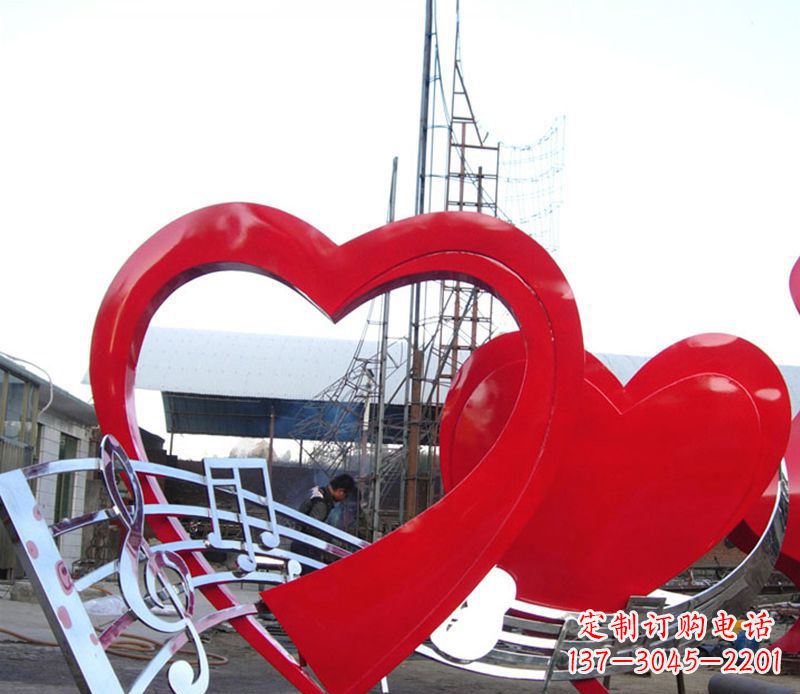绵阳中领雕塑:音符桃心景观雕塑,给你的生活带去美妙的旋律
