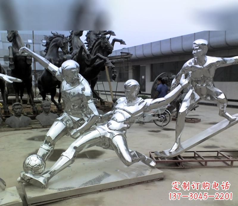 绵阳中领雕塑定制的不锈钢足球运动雕塑