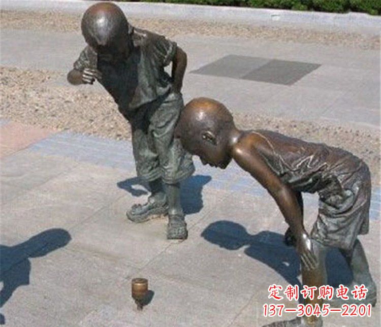 绵阳欣赏小男孩小品铜陀螺雕塑