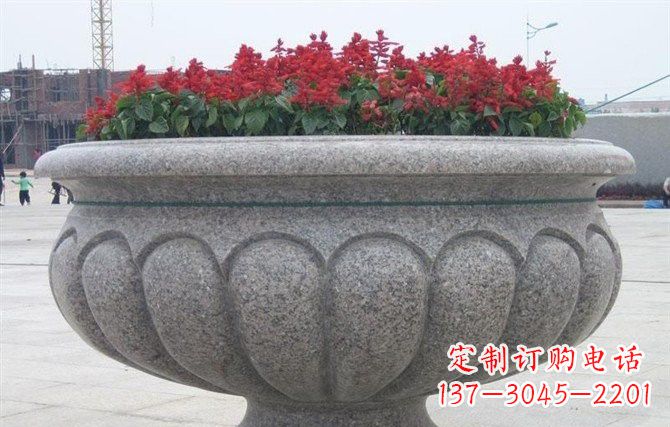 绵阳流线形花盆雕塑,打造完美室外空间