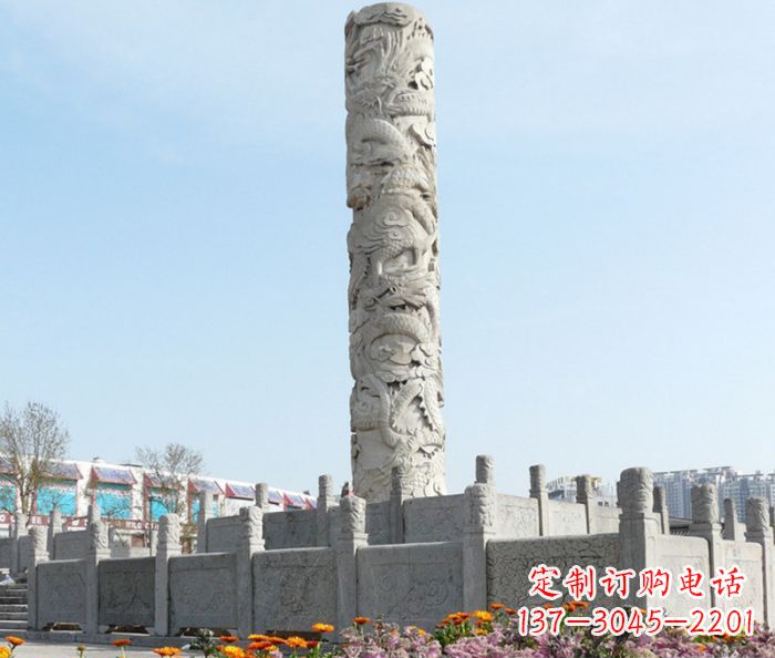 绵阳广场景观大理石龙柱石雕,展现神秘传统风采