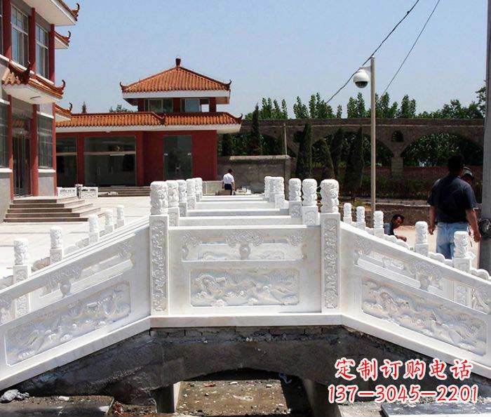 绵阳品质卓越的汉白玉石雕栏板
