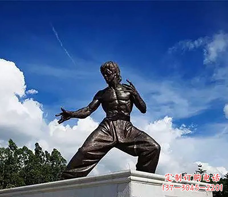 绵阳广场李小龙铜雕