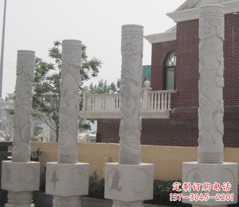 绵阳历久弥新的圆润十二生肖雕塑