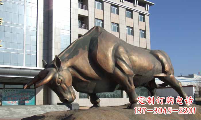 绵阳广场拓荒牛铜雕