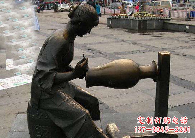 绵阳广场铜雕修花盆人物雕塑
