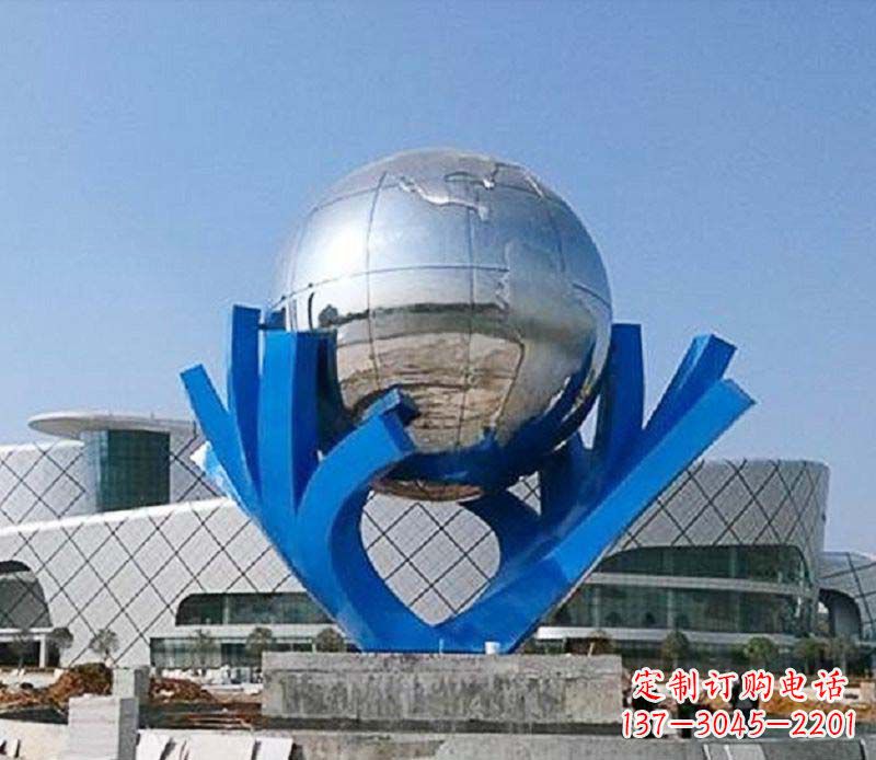 绵阳中领雕塑打造把地球握在手中精致不锈钢抽象雕塑