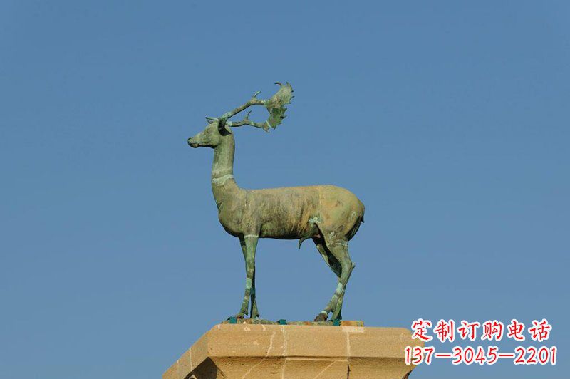 绵阳中领雕塑鹿雕塑生动逼真