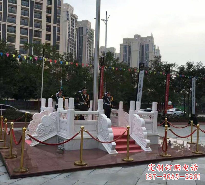 绵阳特色国旗雕塑,汉白玉企业升旗台