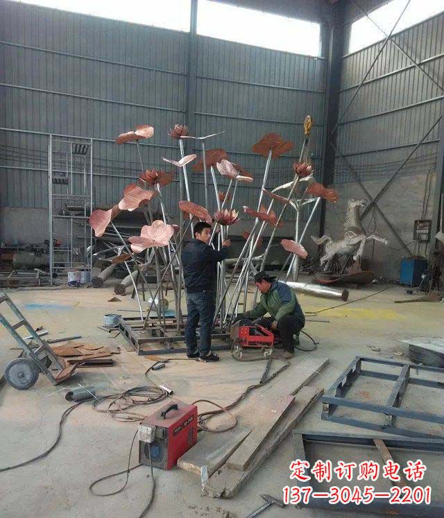 绵阳荷花荷叶铜雕,营造梦幻氛围