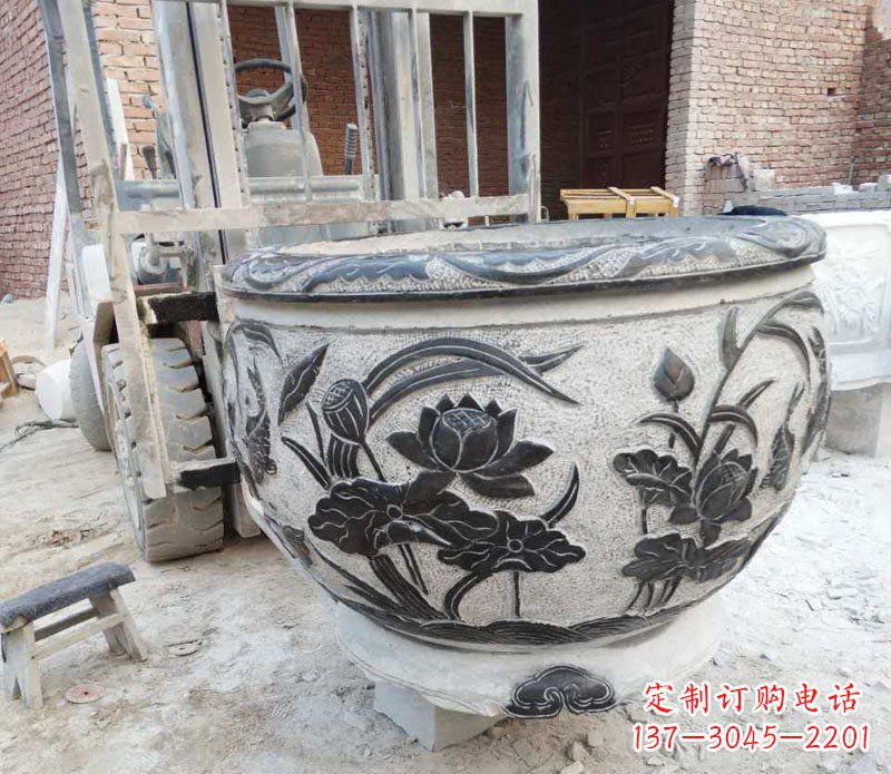绵阳中领雕塑青石荷花水缸雕塑以其独特的设计、…
