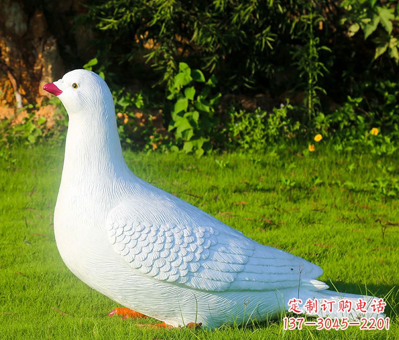 绵阳红旗和平鸽雕塑—倡导和平与爱的象征