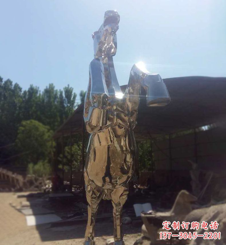 绵阳户外不锈钢镜面奔马雕塑
