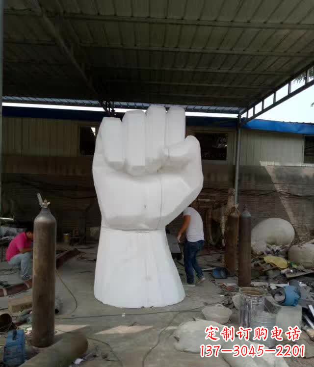 绵阳中领雕塑推出户外不锈钢拳头雕塑