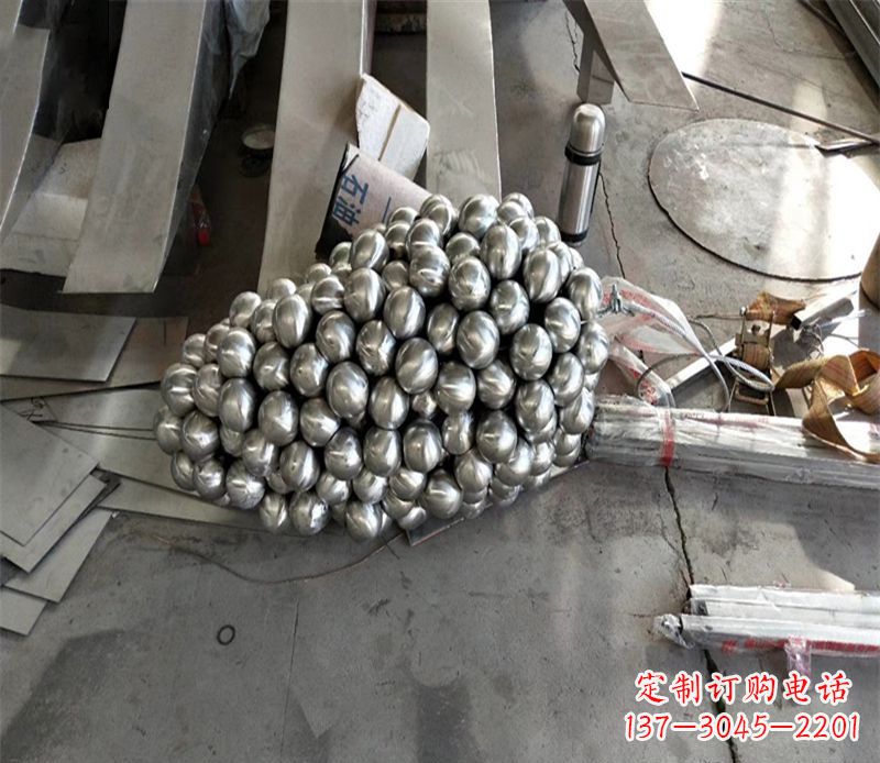 绵阳西洋风情摩登不锈钢葡萄雕塑
