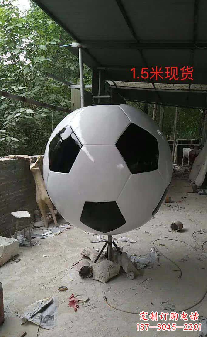 绵阳不锈钢足球雕塑提供优质的装饰效果