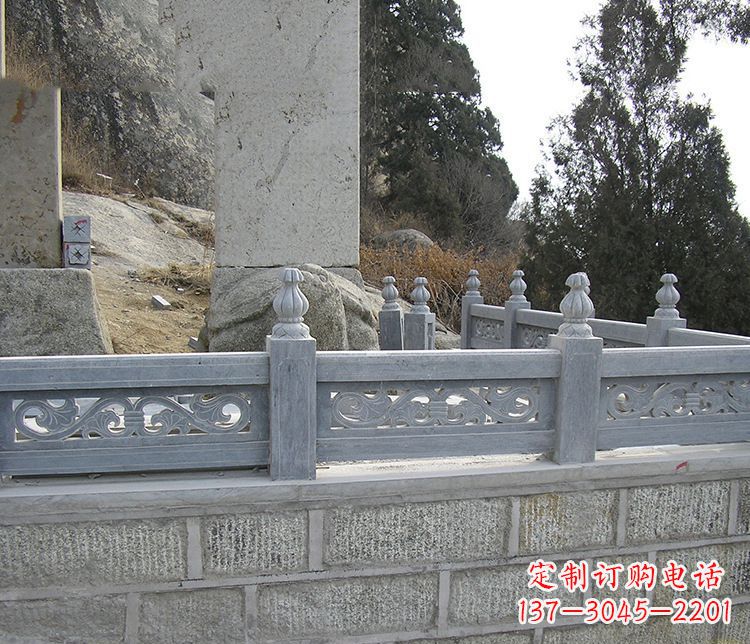 绵阳中领雕塑:门神镇守!大理石栏板石雕