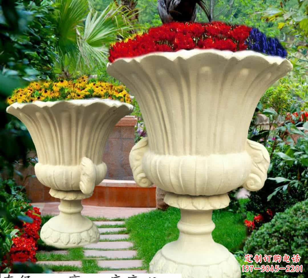 绵阳以花园景观为灵感的花盆石雕