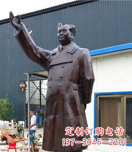 绵阳挥手的毛主席铜雕像