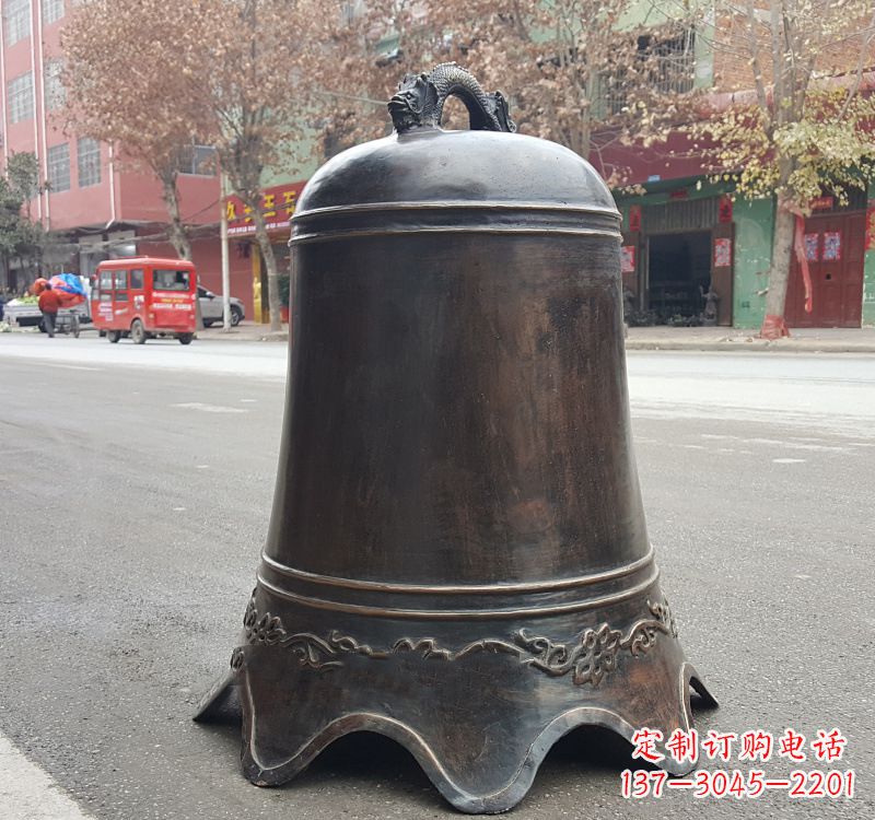 绵阳铜钟雕塑:精致美观的景观艺术