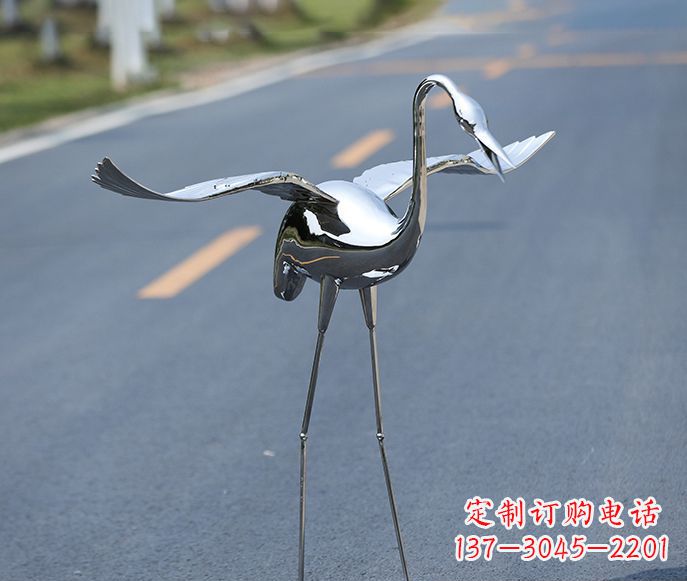 绵阳中领雕塑:酒店装饰精美仙鹤雕塑