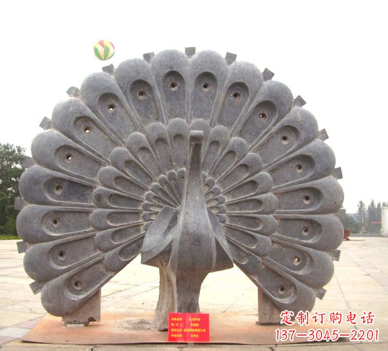 绵阳精美绝伦的碧玉孔雀雕塑