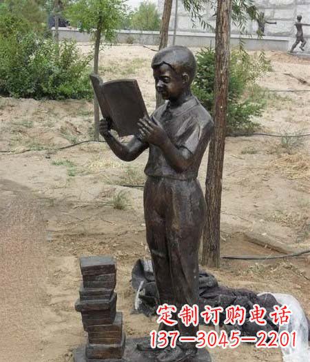 绵阳中领雕塑尊贵细腻的男孩铜雕
