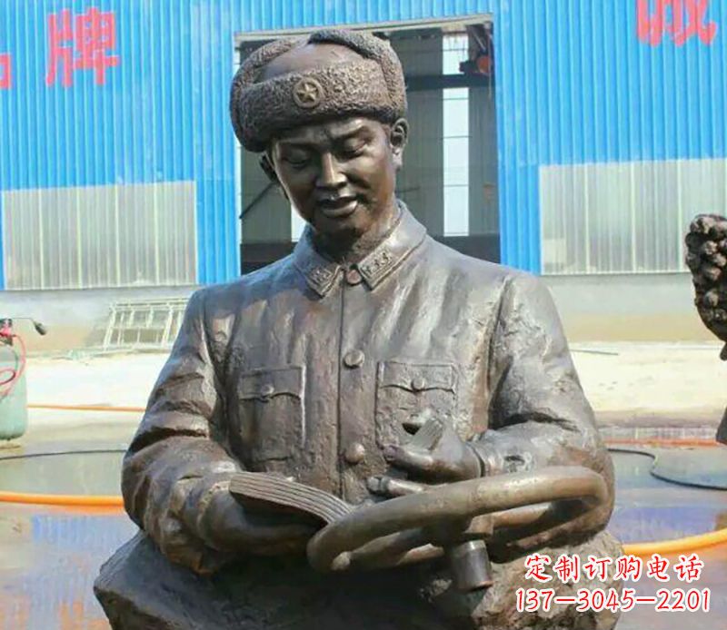 绵阳向雷锋致敬!郑州中领雕塑出品:雷锋铜雕