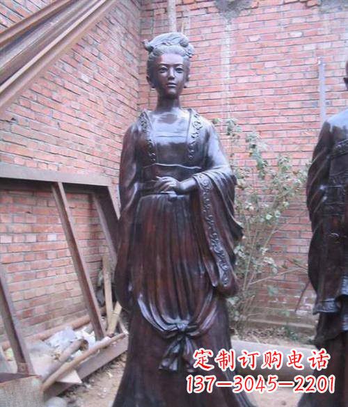 绵阳汹涌波澜中的李清照雕塑