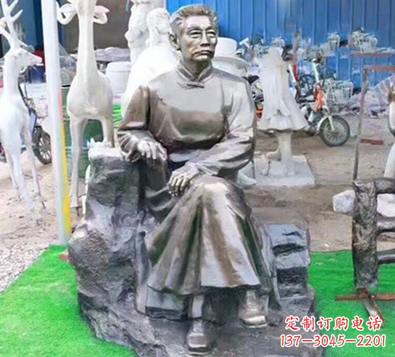 绵阳鲁迅铜雕塑,铸就永恒传奇