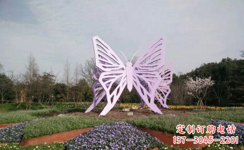 绵阳流动而优雅的蝴蝶雕塑