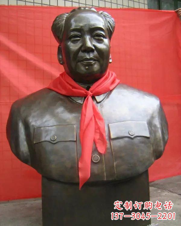 绵阳毛主席铜雕像
