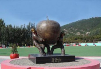 绵阳苹果融入两岁小孩的生活——公园铜雕