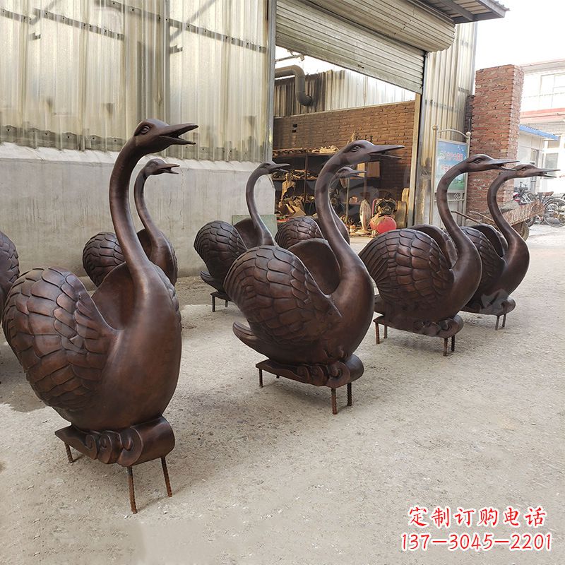 绵阳中领雕塑天鹅铜雕是一款精美的艺术作品,既…