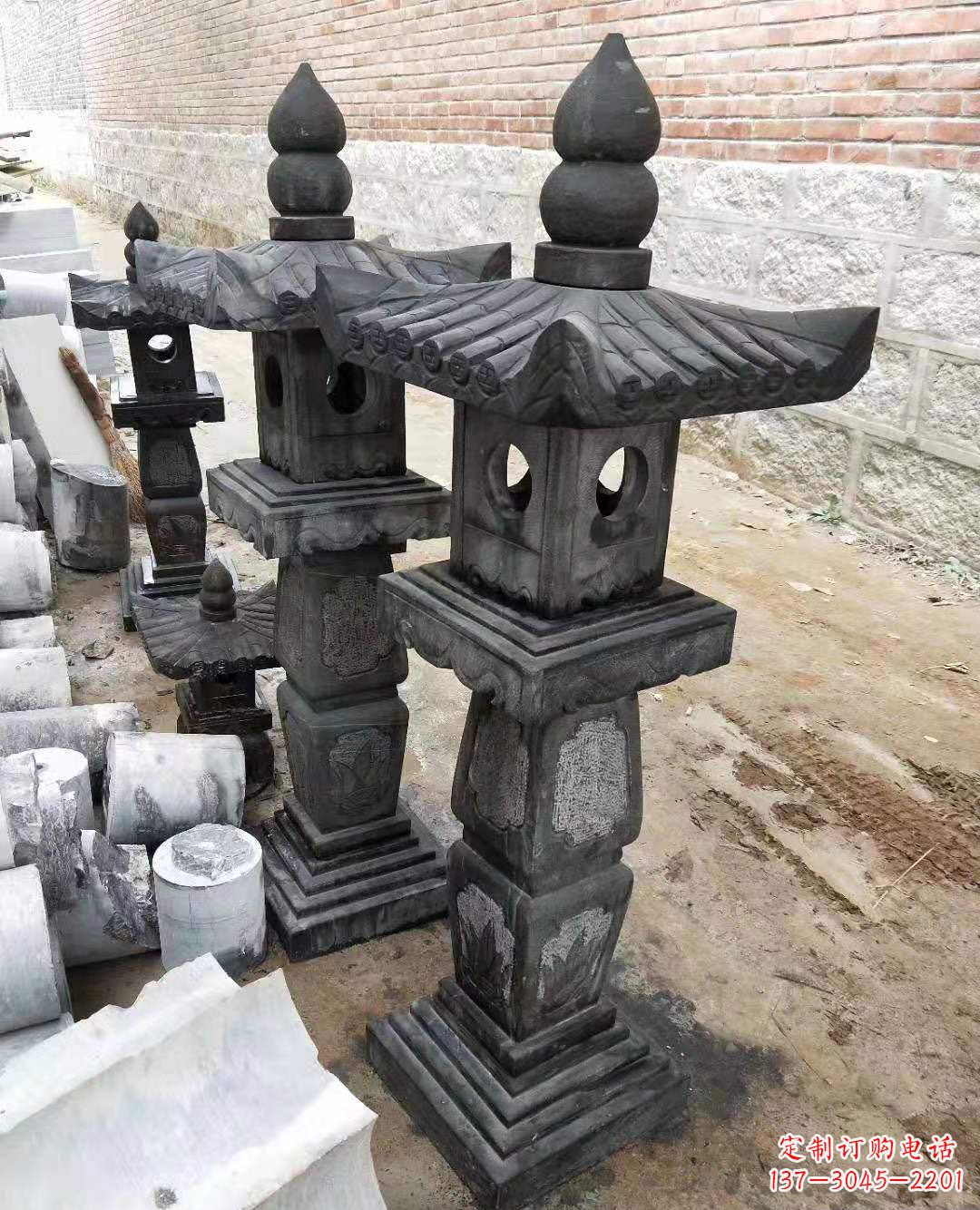 绵阳精巧细腻的青石宫灯雕塑