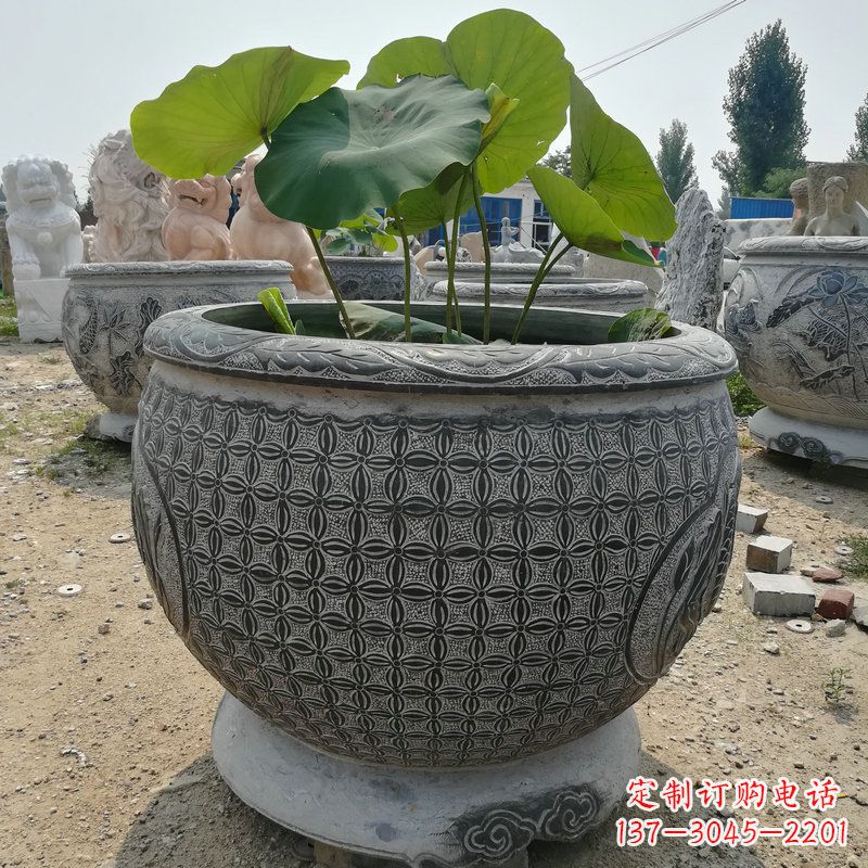 绵阳荷花鱼石雕塑，精美雕塑展现浪漫情怀