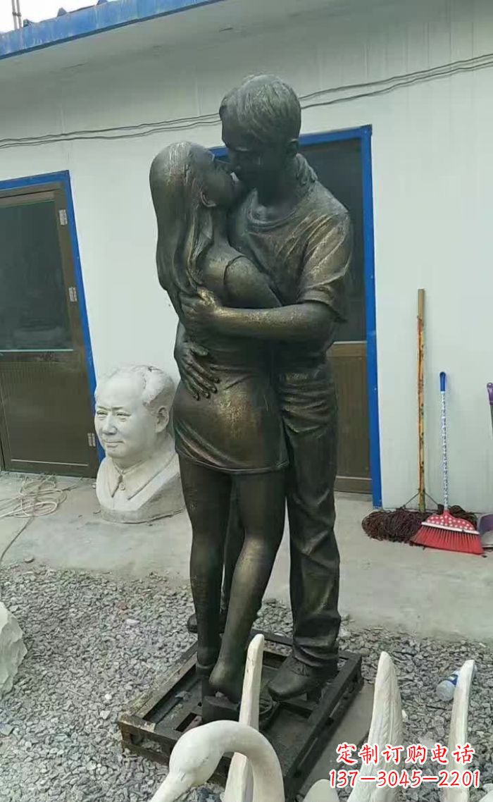 绵阳无尽浪漫,情侣雕塑表达爱意