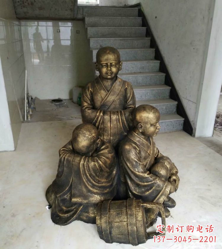 绵阳中国领雕塑推出的金色佛祖三像是一件令人惊…