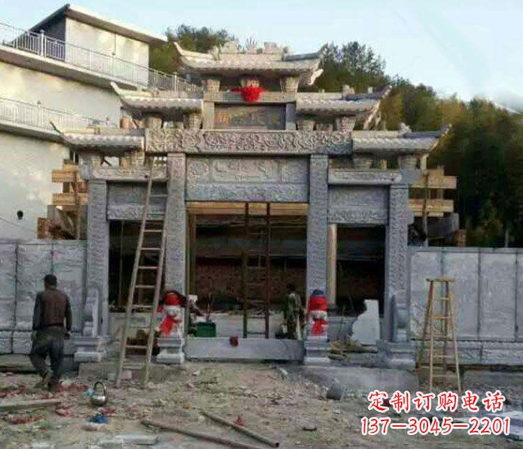 绵阳三门仿古石雕牌坊打造质感升级的精致建筑