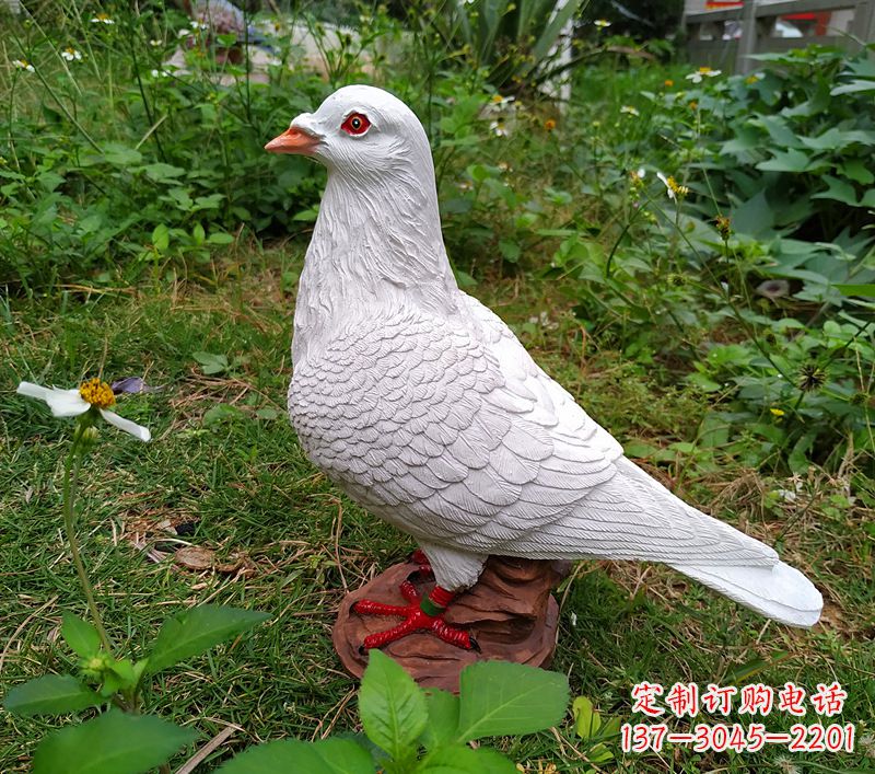 绵阳为和平献芳礼:精美少女与和平鸽雕塑