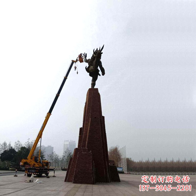 绵阳神话传说中的夸父逐日雕塑