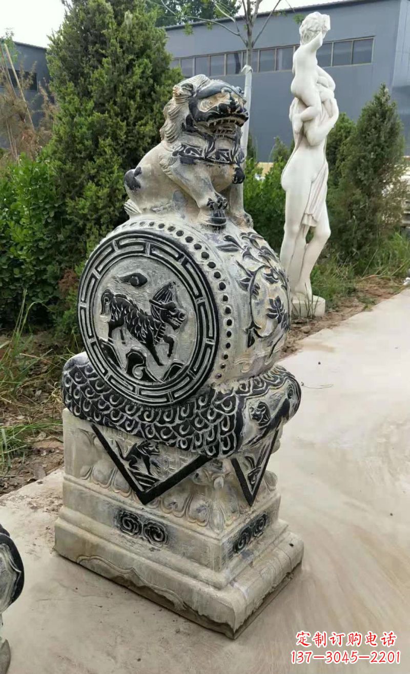 绵阳狮子抱鼓石雕塑,象征力量与美感
