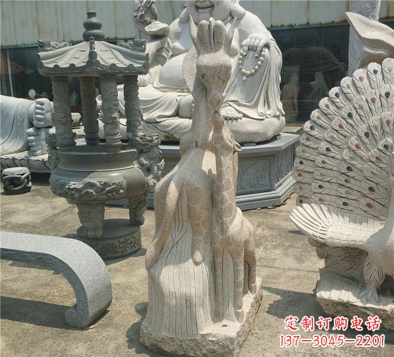 绵阳高贵优雅的长颈鹿雕塑