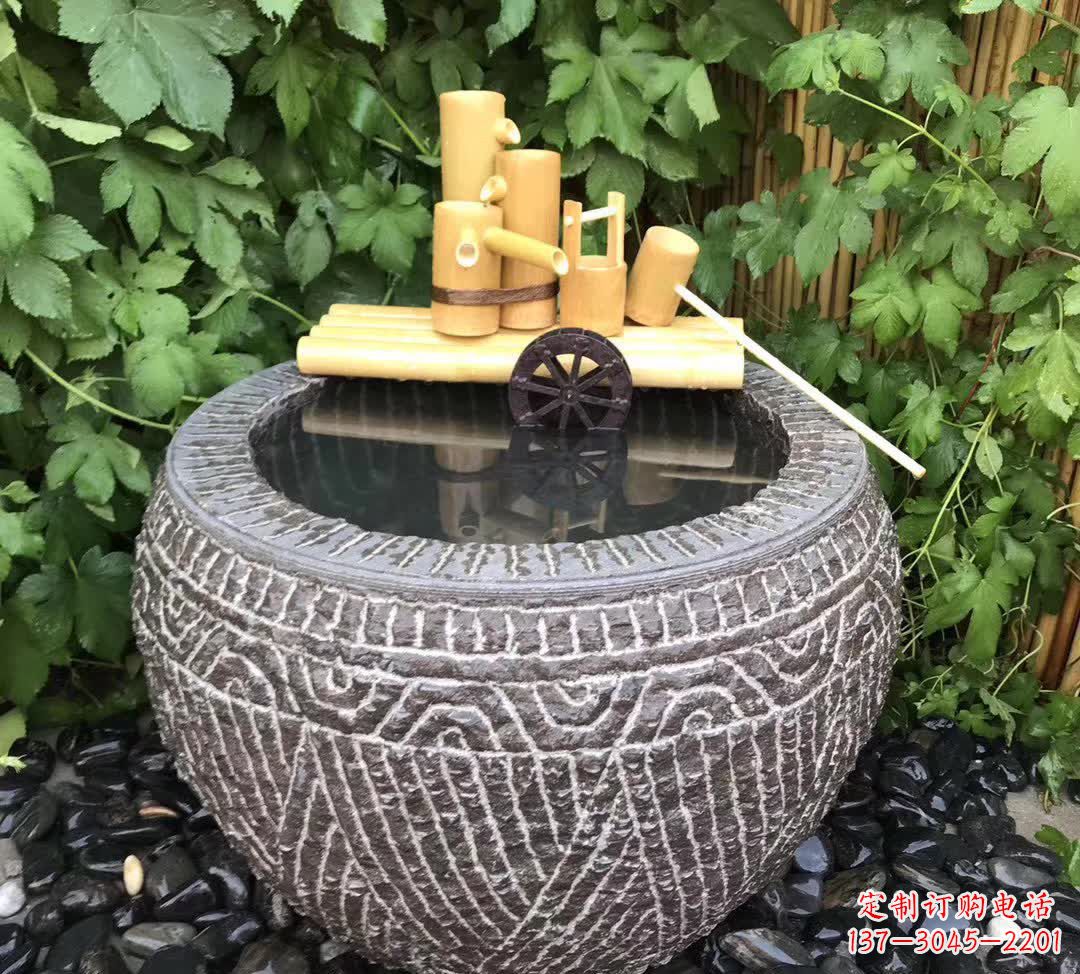 绵阳异彩纷呈的水缸雕塑